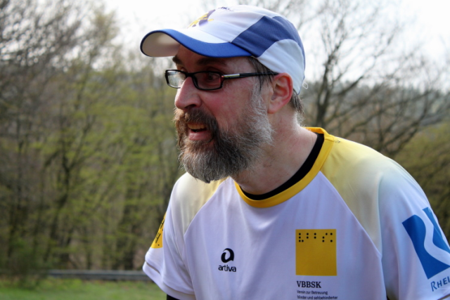 Rainer Garburg im Eventshirt für den Spendenlauf beim WUT am 06.04. Rainer Garburg im Eventshirt für den Spendenlauf beim WUT am 06.04.