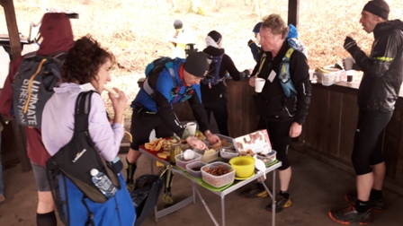 An den beiden Verpflegungspunkten gab es allerlei Köstlichkeiten zur Stärkung