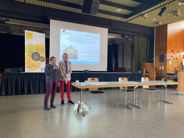 Sybille Kumpmann (VBS) und Martina Henrich-Kleyer (VBBSK)